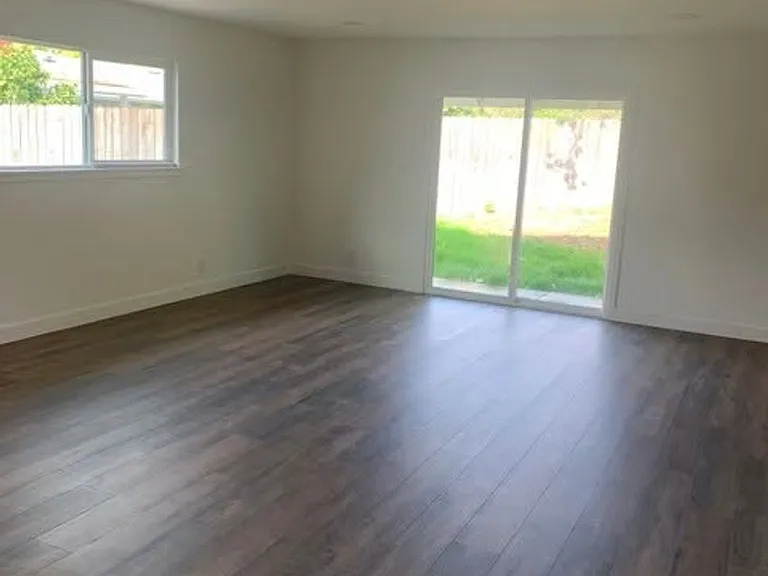 9105 Feather River Way — Photo 8