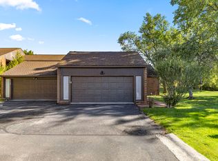 3128 Lindenwood Dr, Dearborn, MI 48120