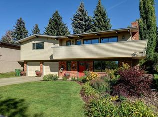 6 S Vardana Pl NW, Calgary, AB T3A0C5