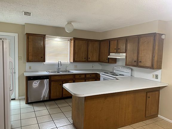 5th image of 3203 W Wadley Ave