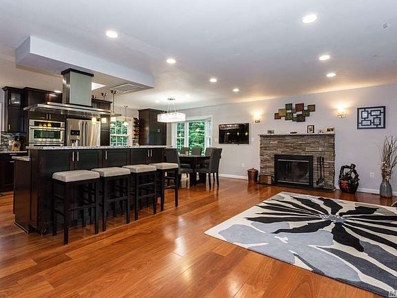 3rd image of 80 Salisbury Ave