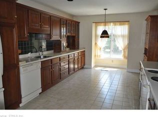 1 Ivoryton Pl, Avon, CT 06001