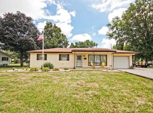 213 Crescent Dr, Decatur, IL 62526