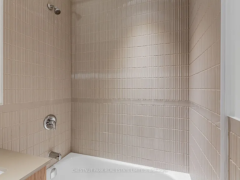 2528 Yonge St #4 — Photo 8