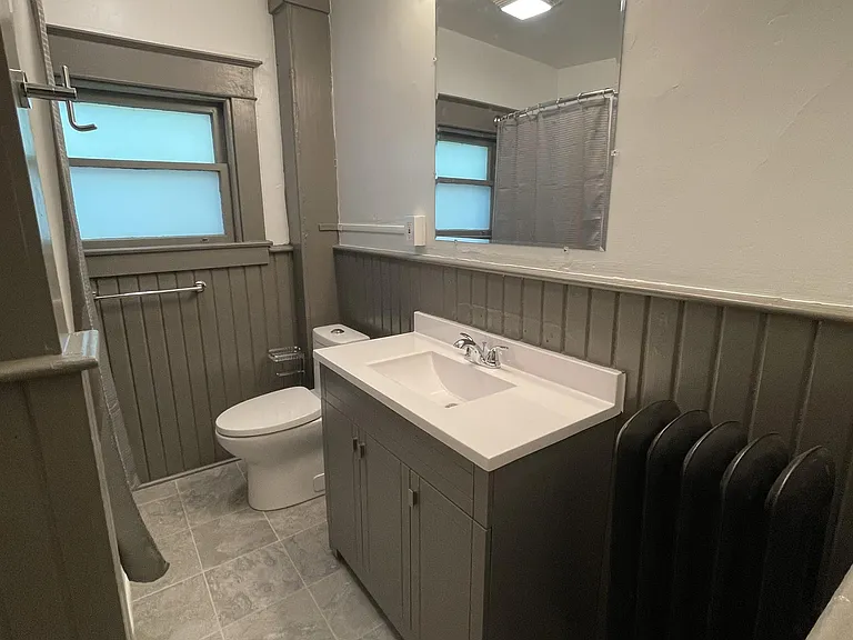 408 W Ionia St #5 — Photo 6