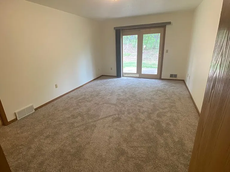 2804 Shady Grove Rd — Photo 9