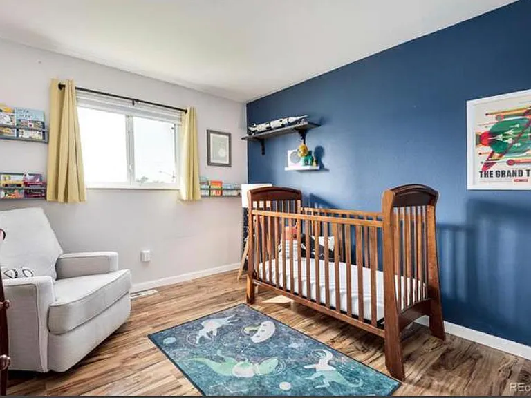 521 Drake St — Photo 6