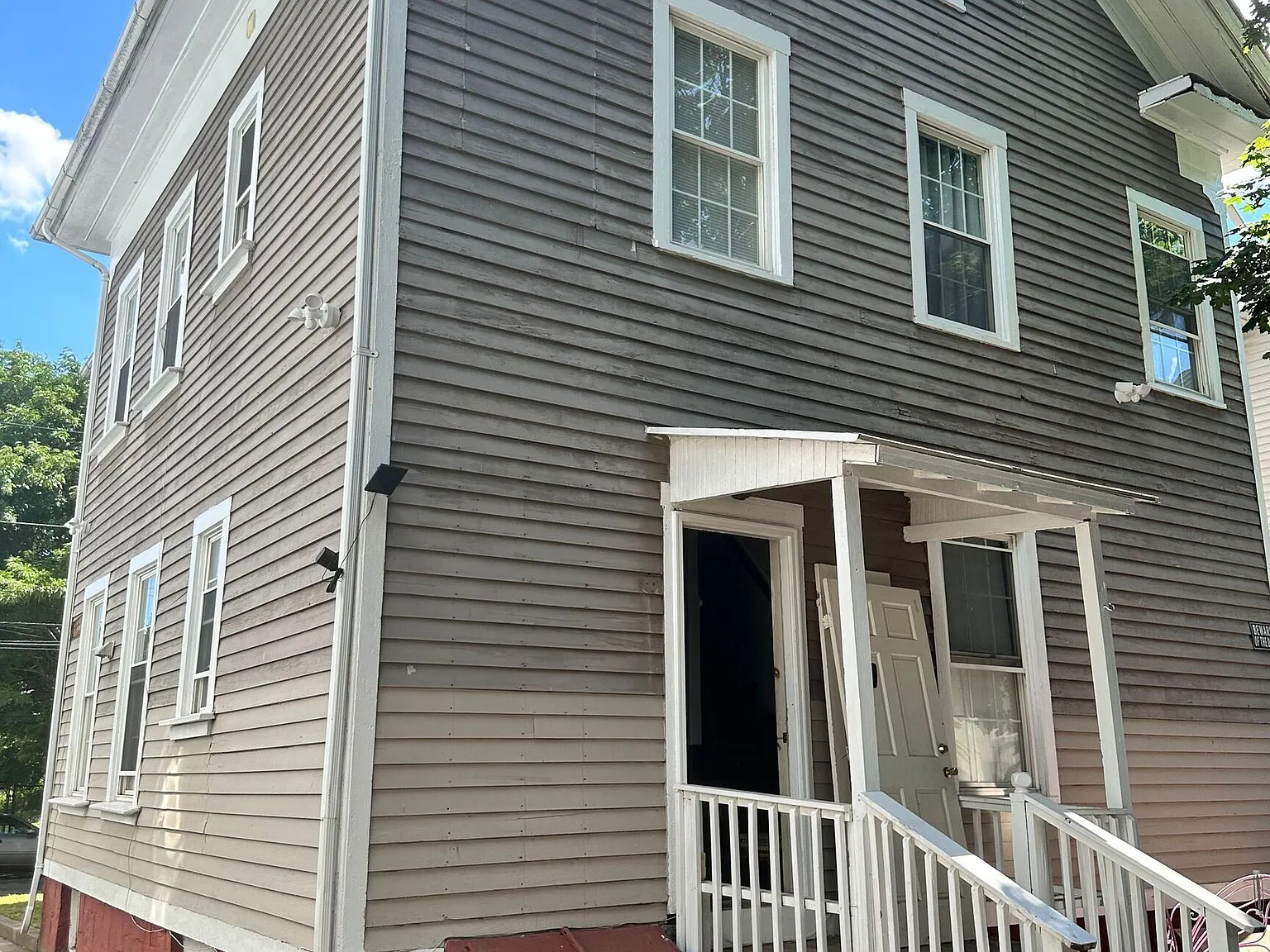 4 bed, 2.0 bath, 2450 sqft, $3,500 — Photo 3