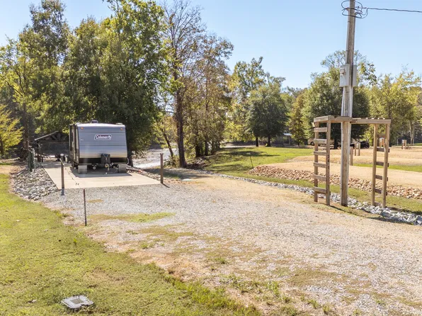 340 Duck Blind Rd, Clifton, TN 38425