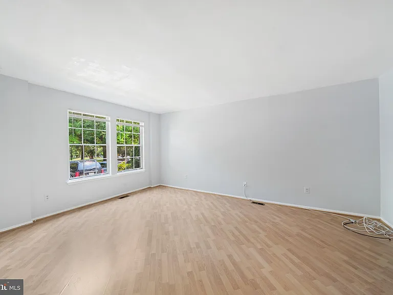 7767 Hiawatha Ln — Photo 16