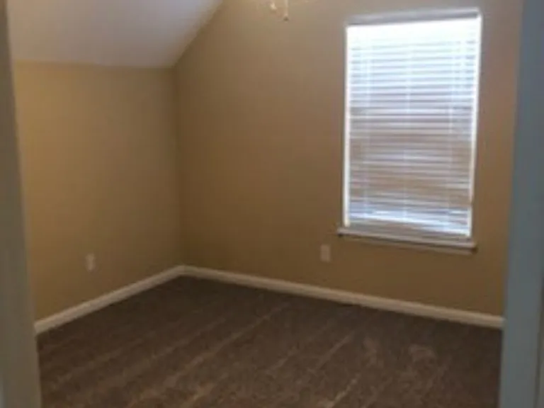721 Classic Dr — Photo 24