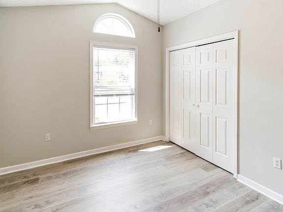 5th image of 167 Cheshire Ct