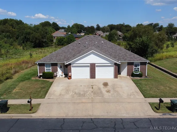 2700 Village Ct, Claremore, OK 74017
