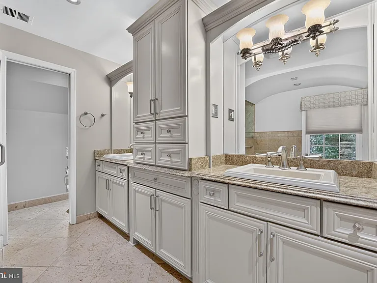 1022 Delf Dr — Photo 20