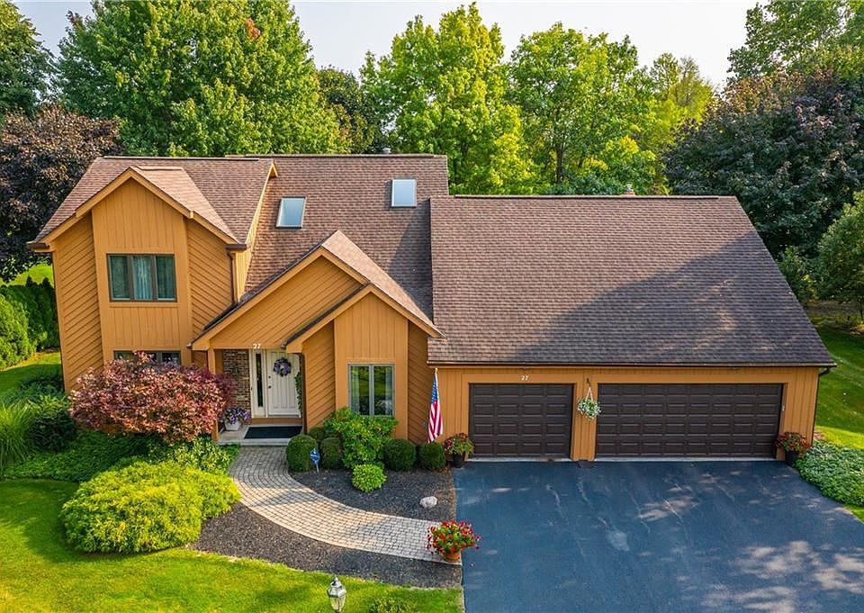 1st image of 27 Glen Valley Dr