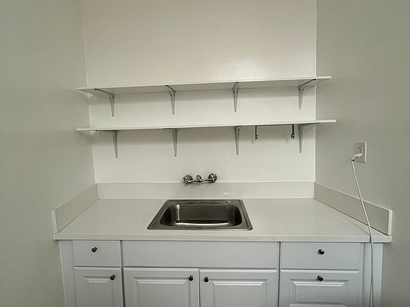 4th image of 2802 Waverly Dr