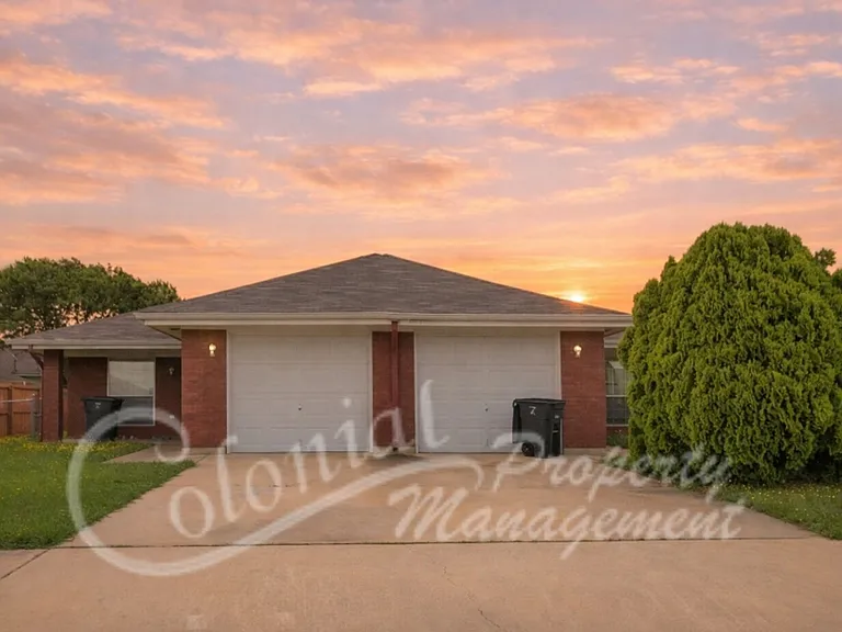 4604 Bowles Dr — Photo 1
