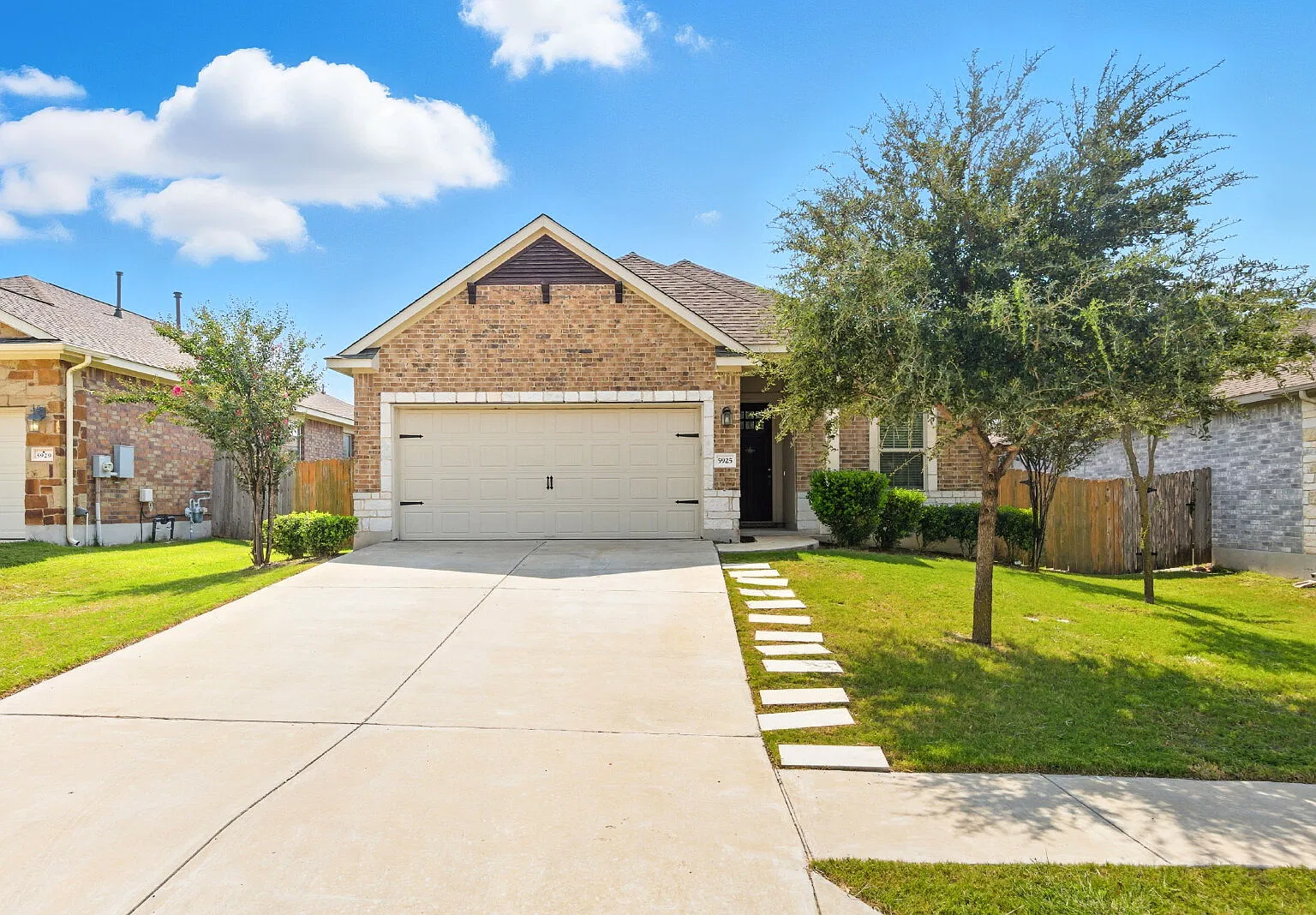 3 bed, 2.0 bath, 1817 sqft, $2,150 — Photo 1