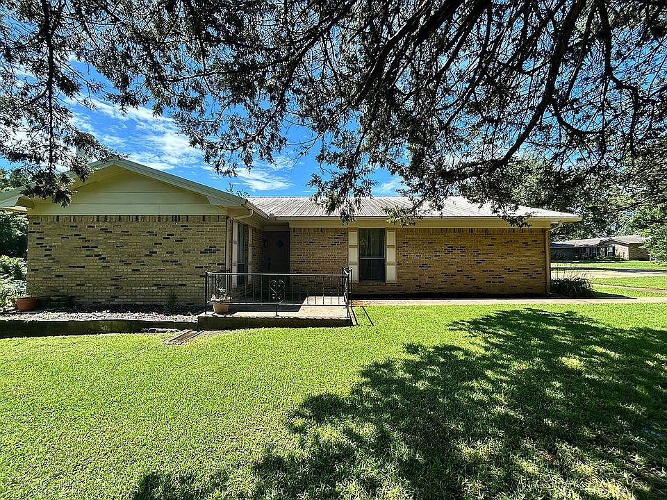 North facing front of house