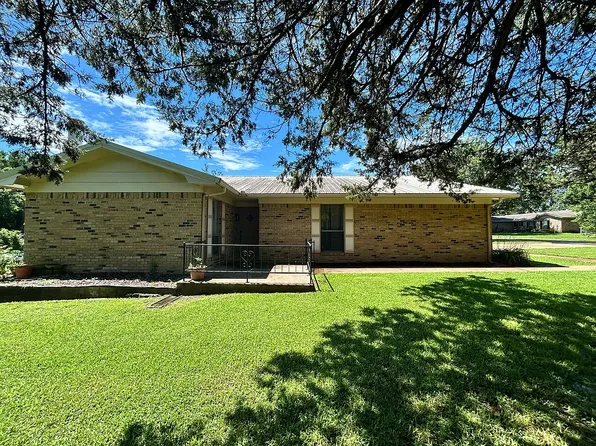 200 Dorthy Orton Dr, Hugo, OK 74743