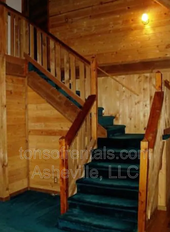 3 bed, 2.0 bath, 1580 sqft, $2,250 — Photo 2