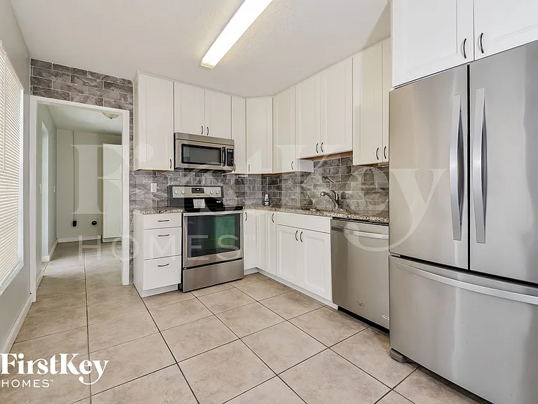 3806 Southern Pkwy W — Photo 6