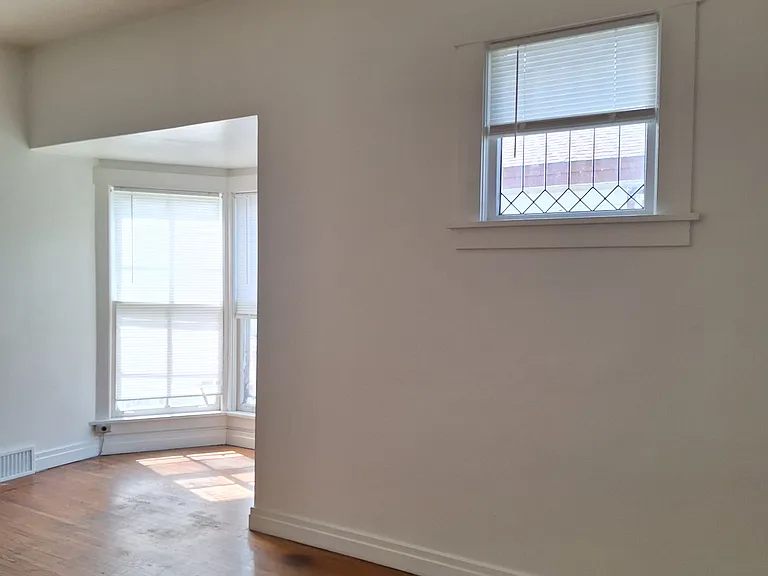 408 N Michigan St — Photo 10