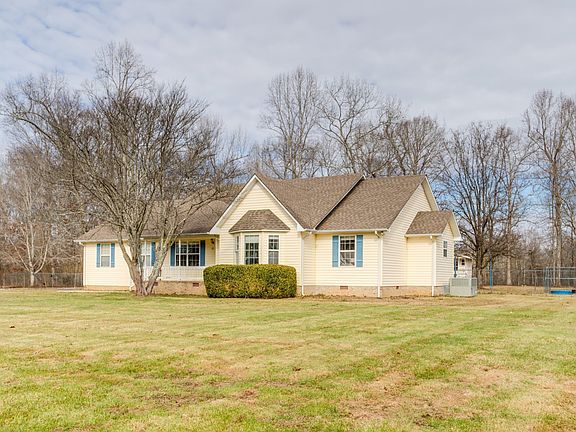 4th image of 125 Robert E Lee Dr