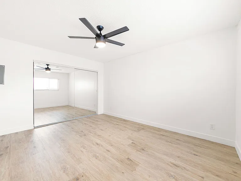 5330 Corteen Pl — Photo 18