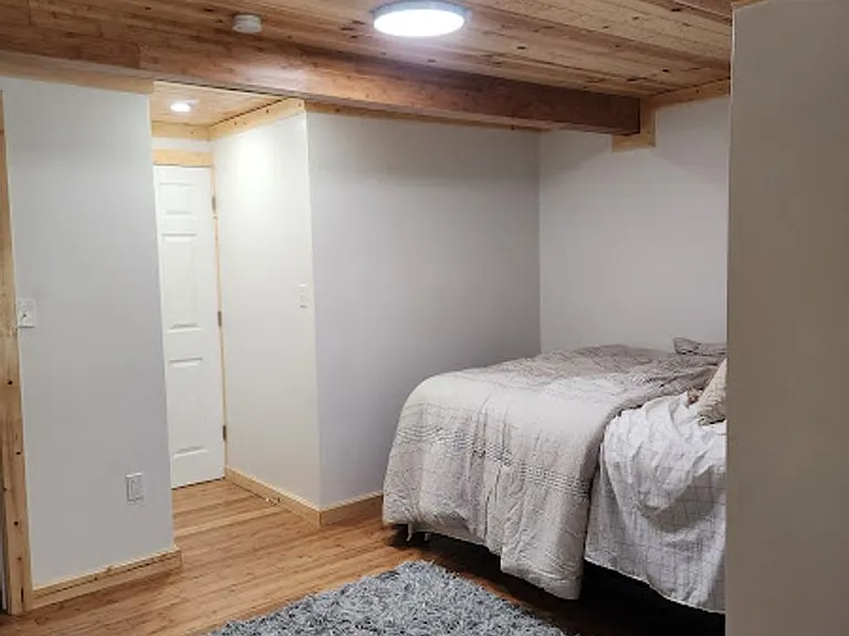 210 E Mountain Ave — Photo 16