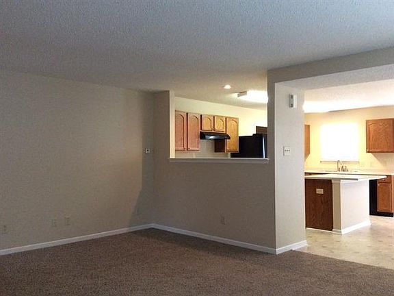 3rd image of 11425 High Grass Dr