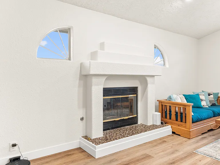 3853 Benjamin Davis Dr — Photo 3