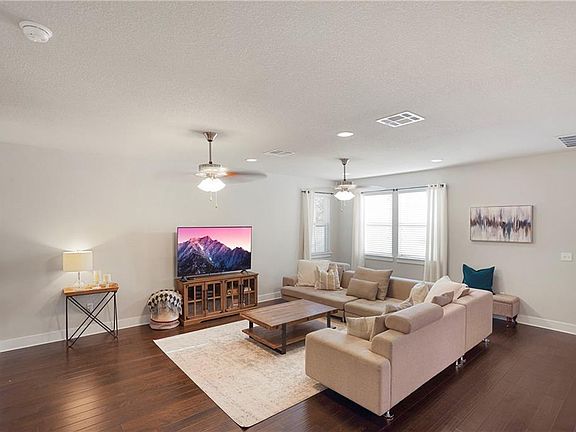 5th image of 7412 Buchholz St #42