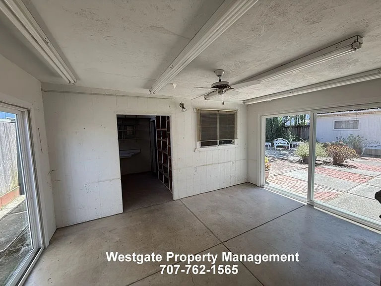 1336 Marian Way — Photo 15