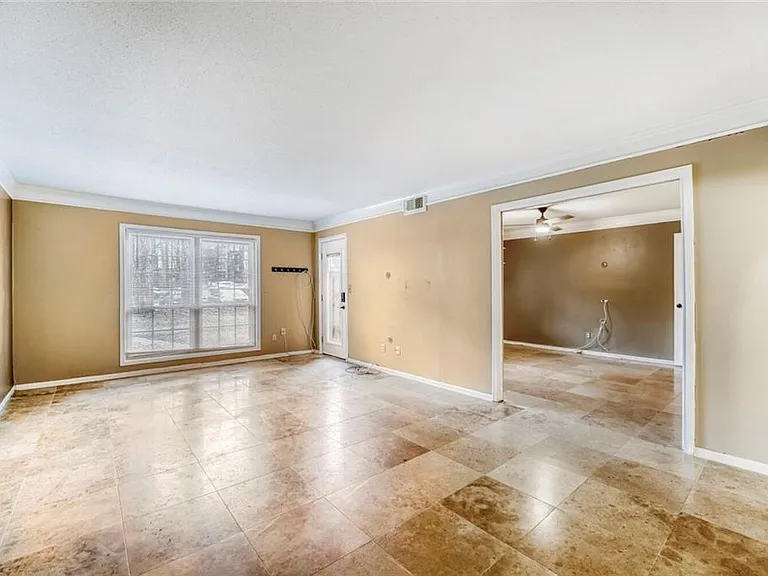 6851 Roswell Rd #M13 — Photo 6
