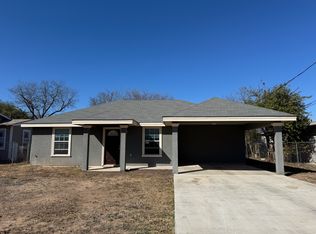 824 Wilson St, Uvalde, TX 78801