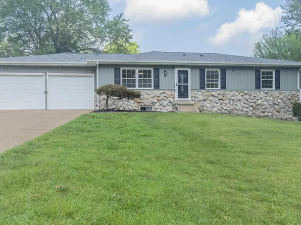 711 Carole Pl, Newburgh, IN 47630