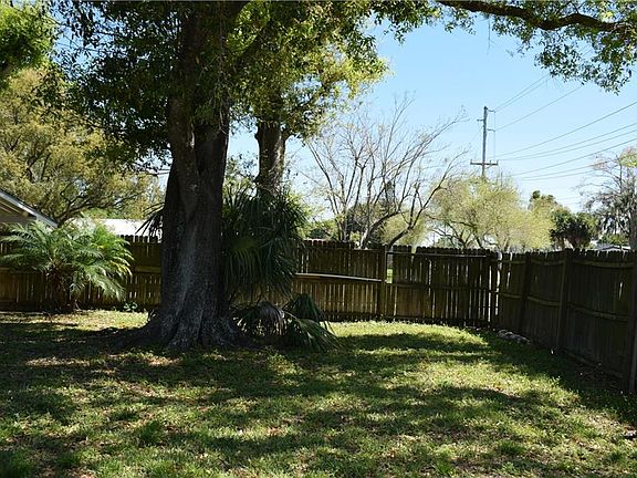 4th image of 3035 Venice Way