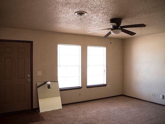 3rd image of 319 Colby Lance St
