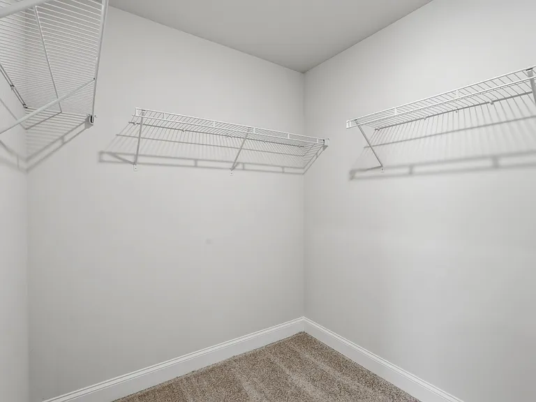2260 Chant St — Photo 37