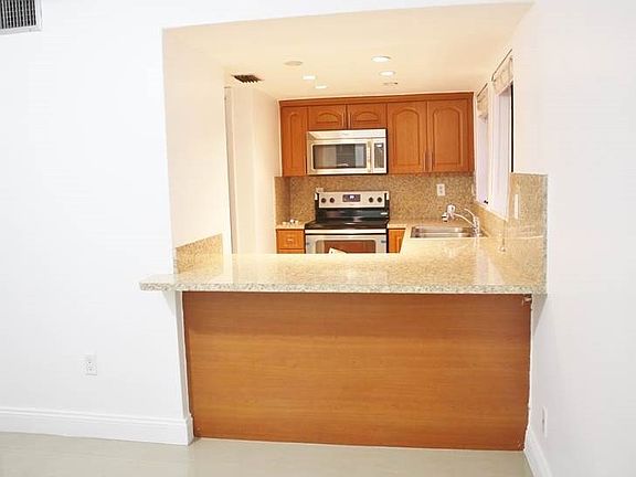 4th image of 1990 Brickell Ave Floor 0