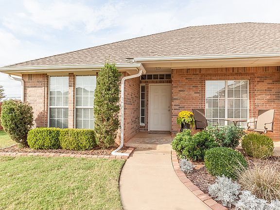 Pretty front entry to home