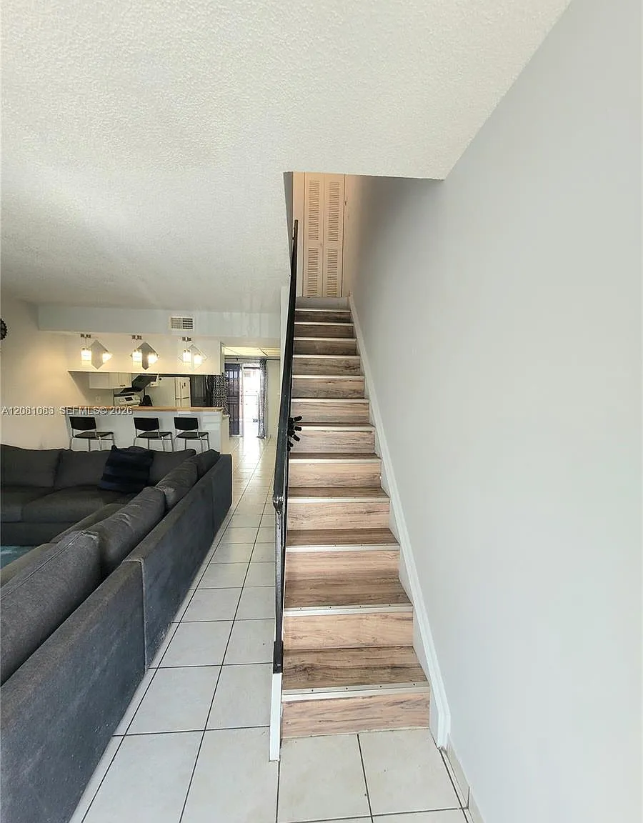 Oasis En Mango Hill Condo — Photo 4