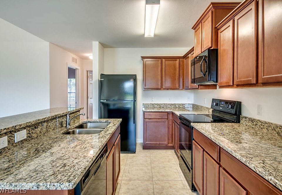 2nd image of 2805 NE 6th Place Cpe
