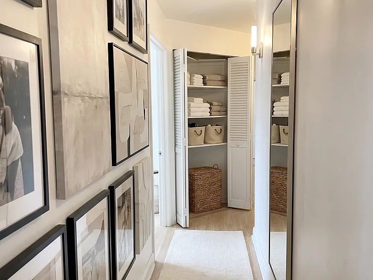 hall to bedrooms and bathroom