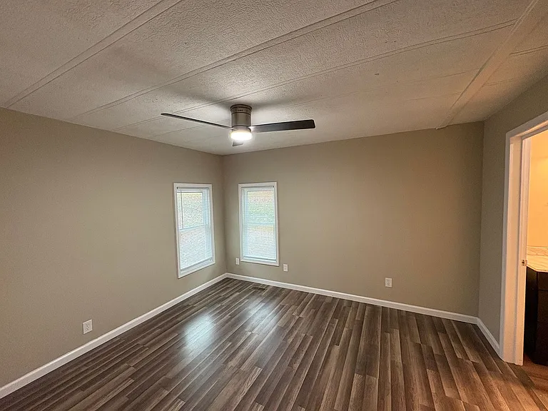 190 Green Acres — Photo 14