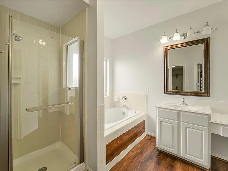 2414 Falcon Knoll Ln — Photo 29