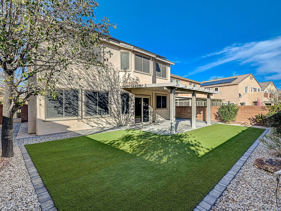 1st image of 121 Gemstone Hill Ave
