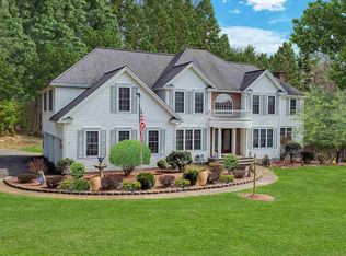 2 Fox Hollow Ln, Plaistow, NH 03865