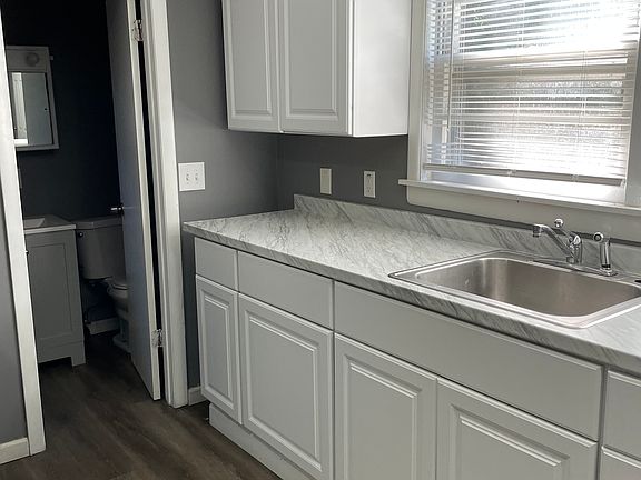 3rd image of 21 Edwards St #2